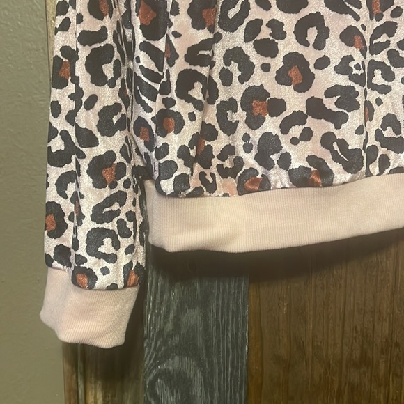 2 piece pajama set. - Picture 3 of 4